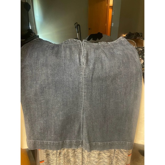 Denim skirt -Womens - Picture 5 of 6